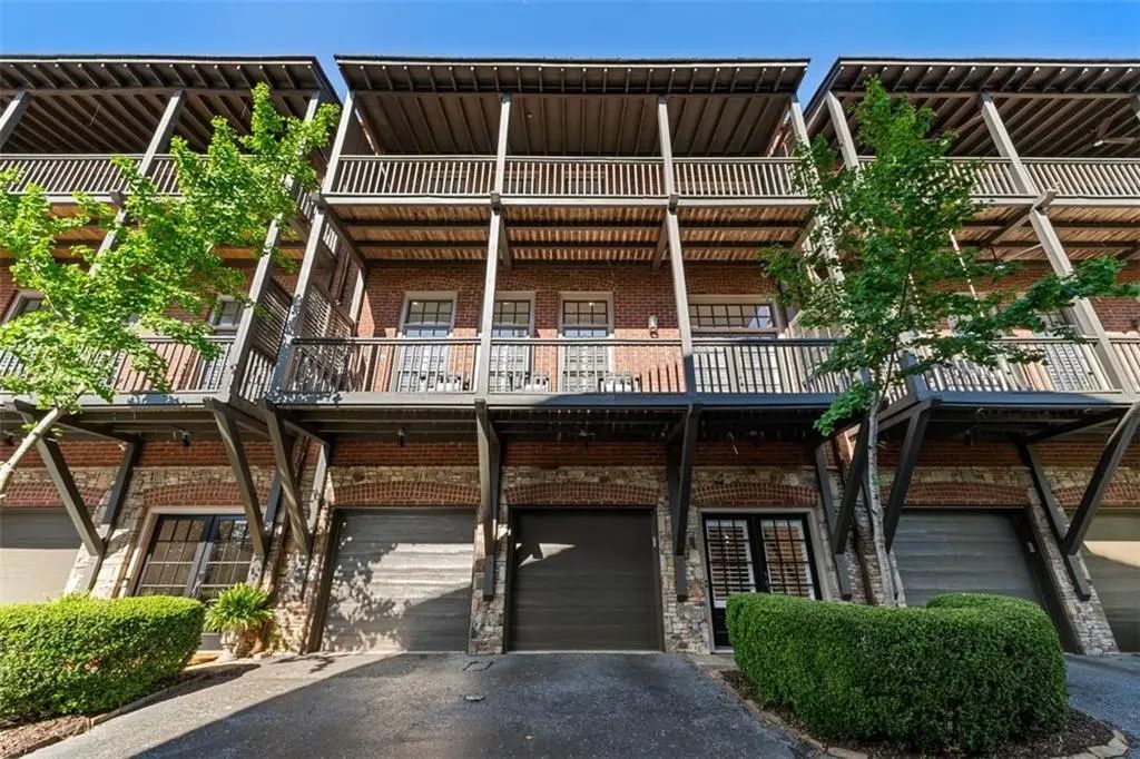 225 Founders Mill Court, Roswell