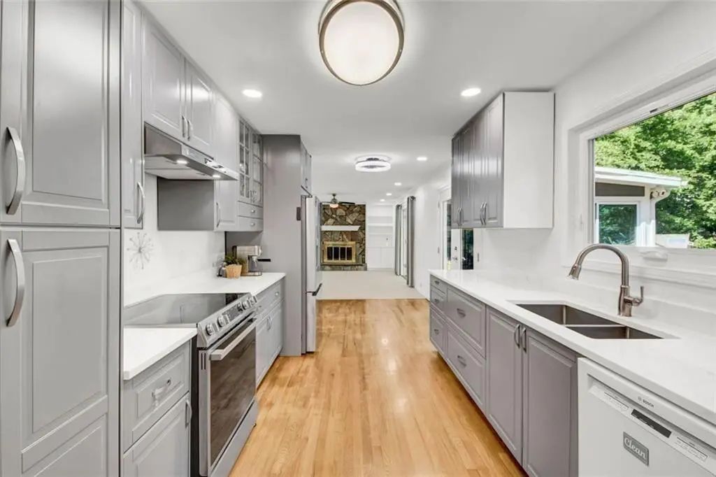 5080 Nesbit Ferry Lane, Sandy Springs