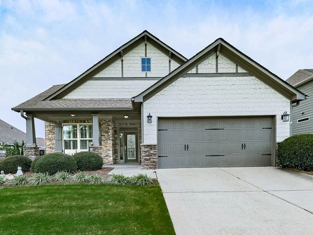601 Hemlock Trail, Canton