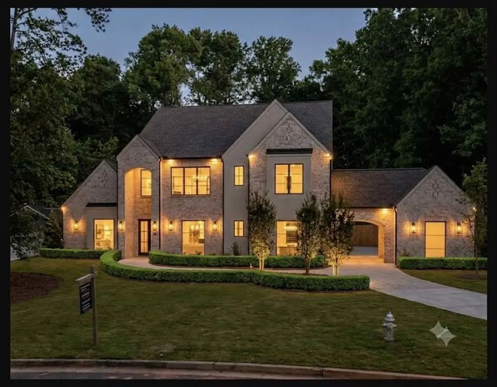 141 North Trace, Alpharetta