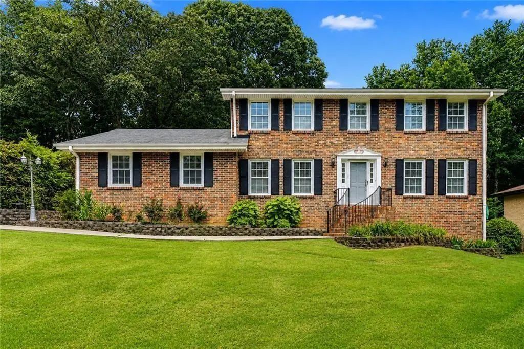 1683 Oak Ridge Circle Sw, Stone Mountain