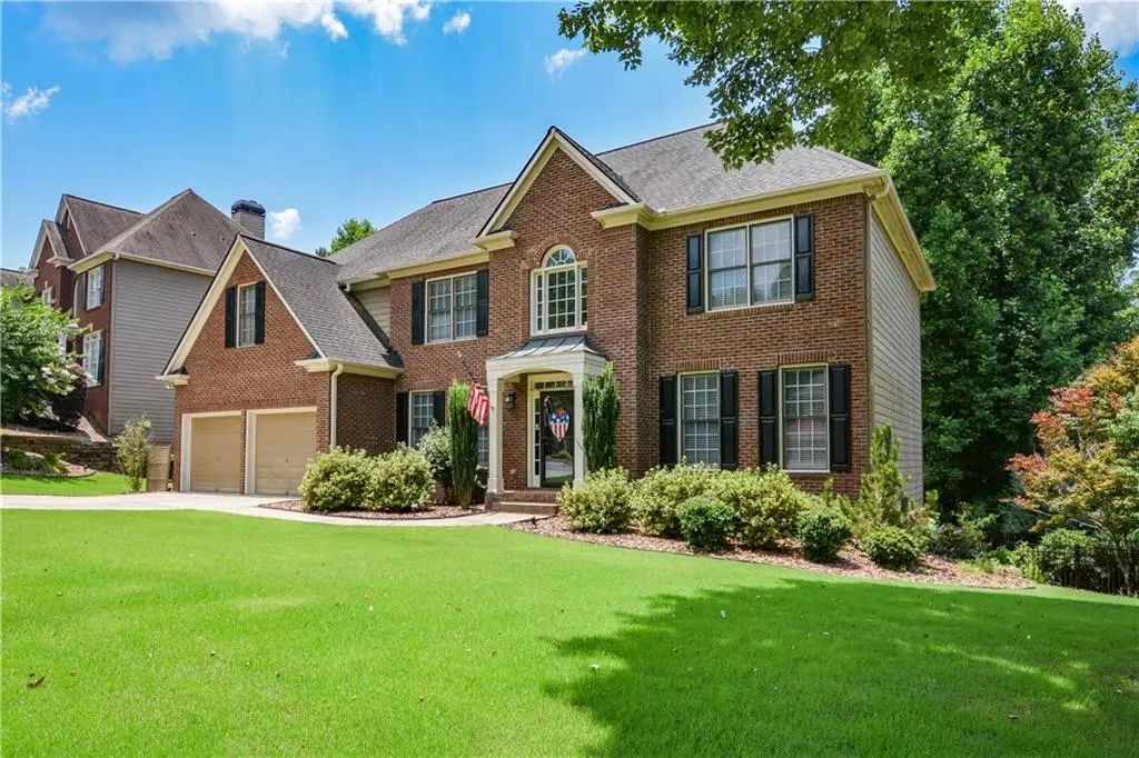 515 Lakewood Court, Canton