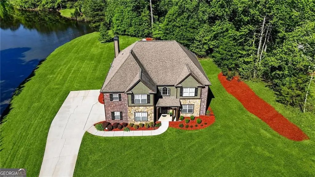 3 Westwood Lake Drive, Newnan