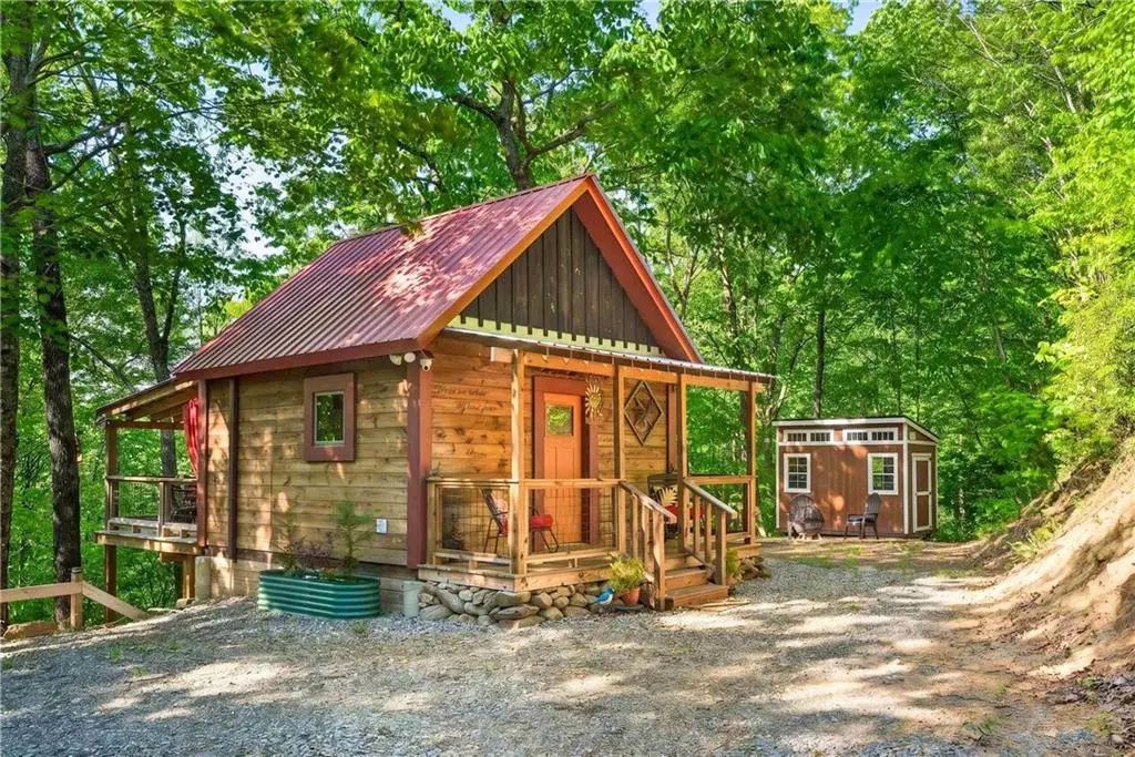 93 Martin Crossing, Cherry Log