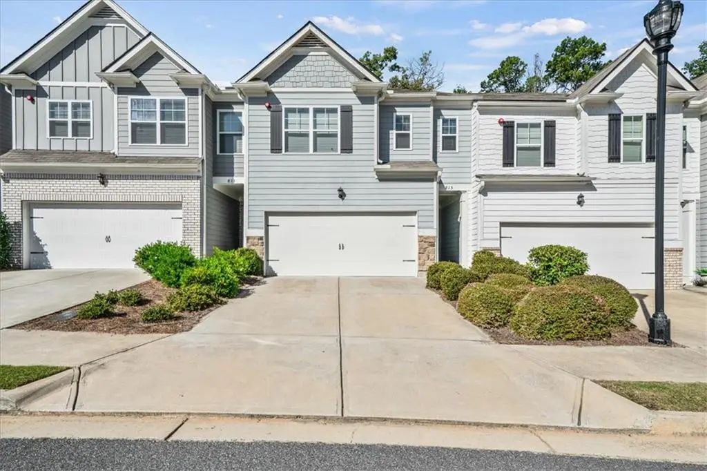 815 Upper Dove Court, Woodstock