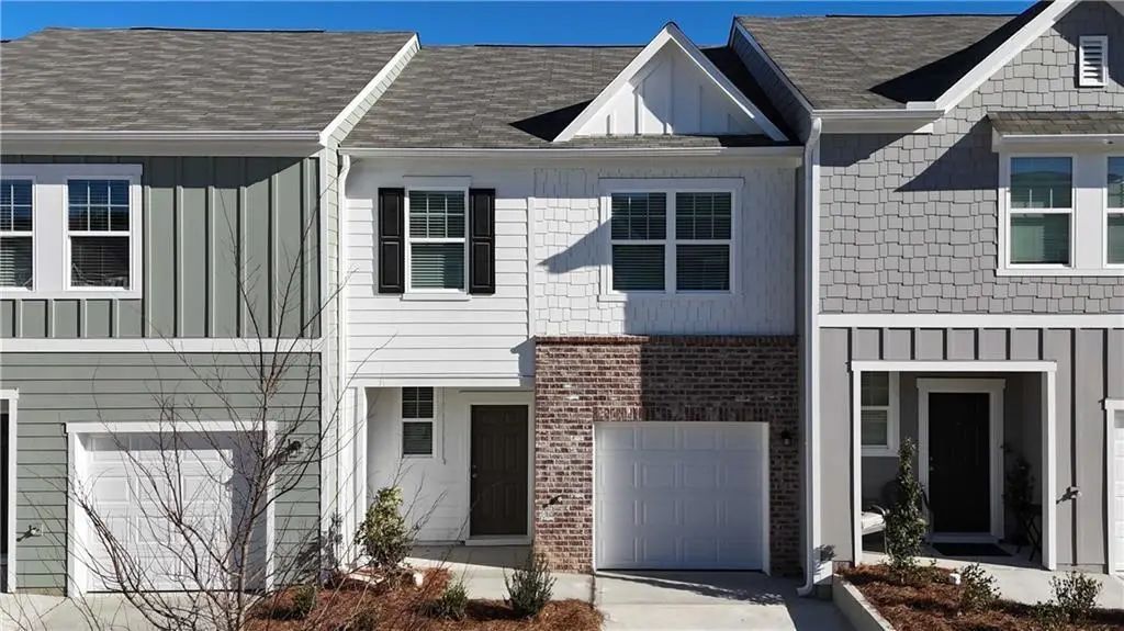 1108 Lucienne Boulevard, Auburn