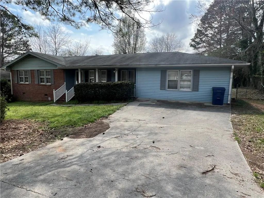 868 Whispering Way, Winder