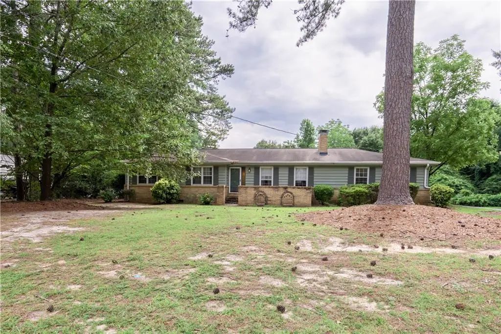 2685 Ashworth Lake Road, Snellville