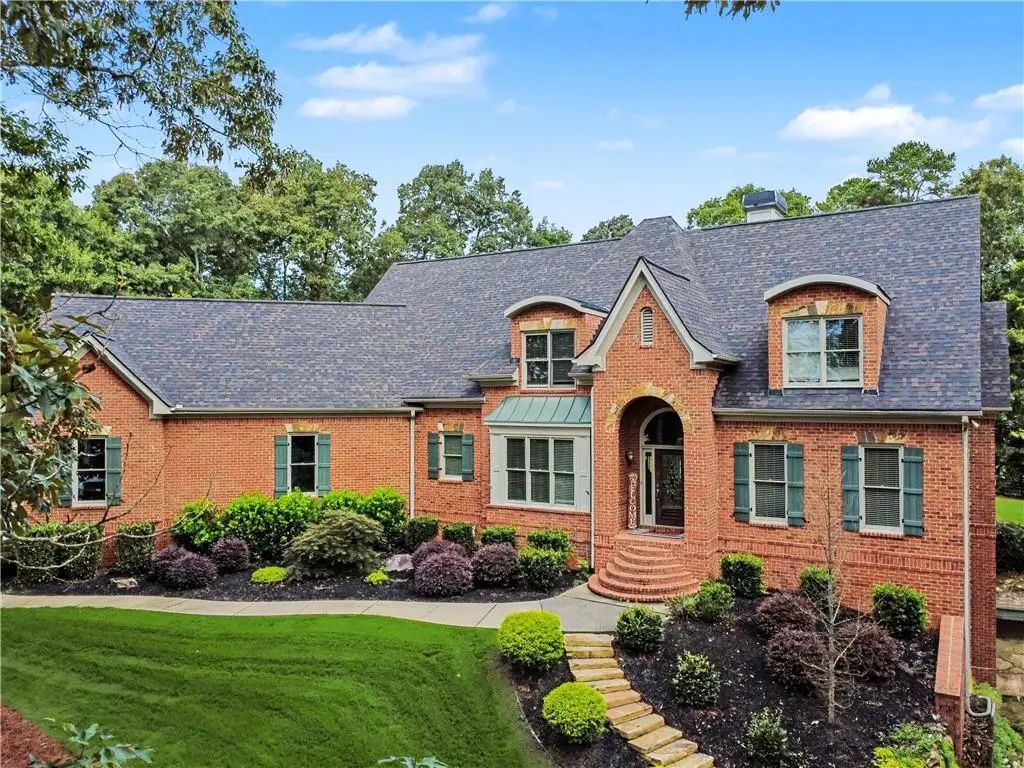 8415 Glen Lake Drive, Cumming