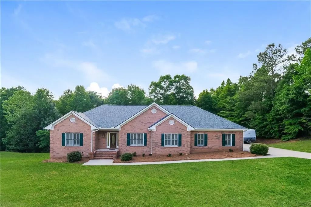 604 Clearwater Court, Mcdonough
