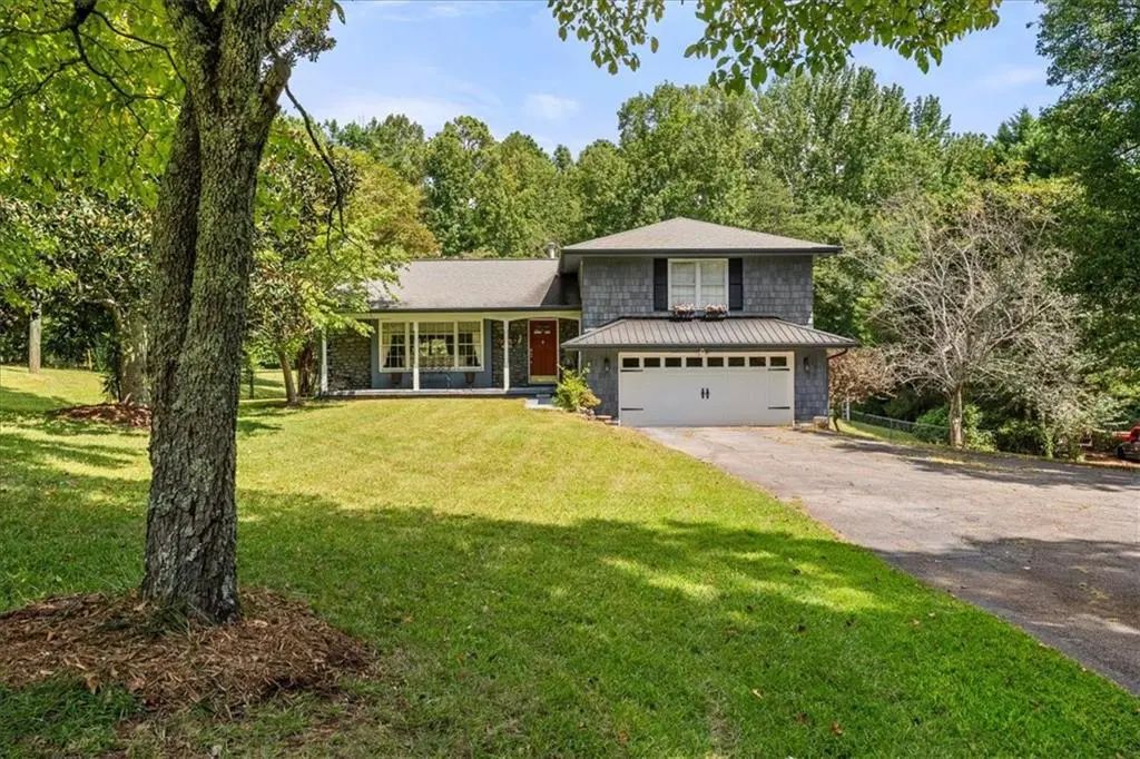 1033 Davenport Circle, Powder Springs