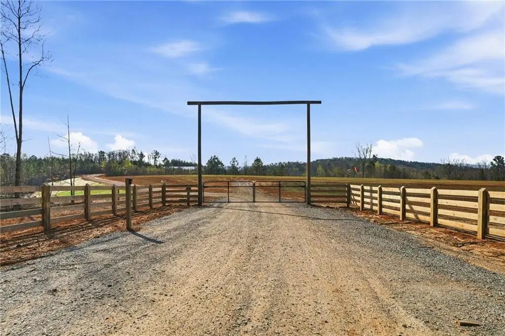 1927 Leeches Road, Ellijay