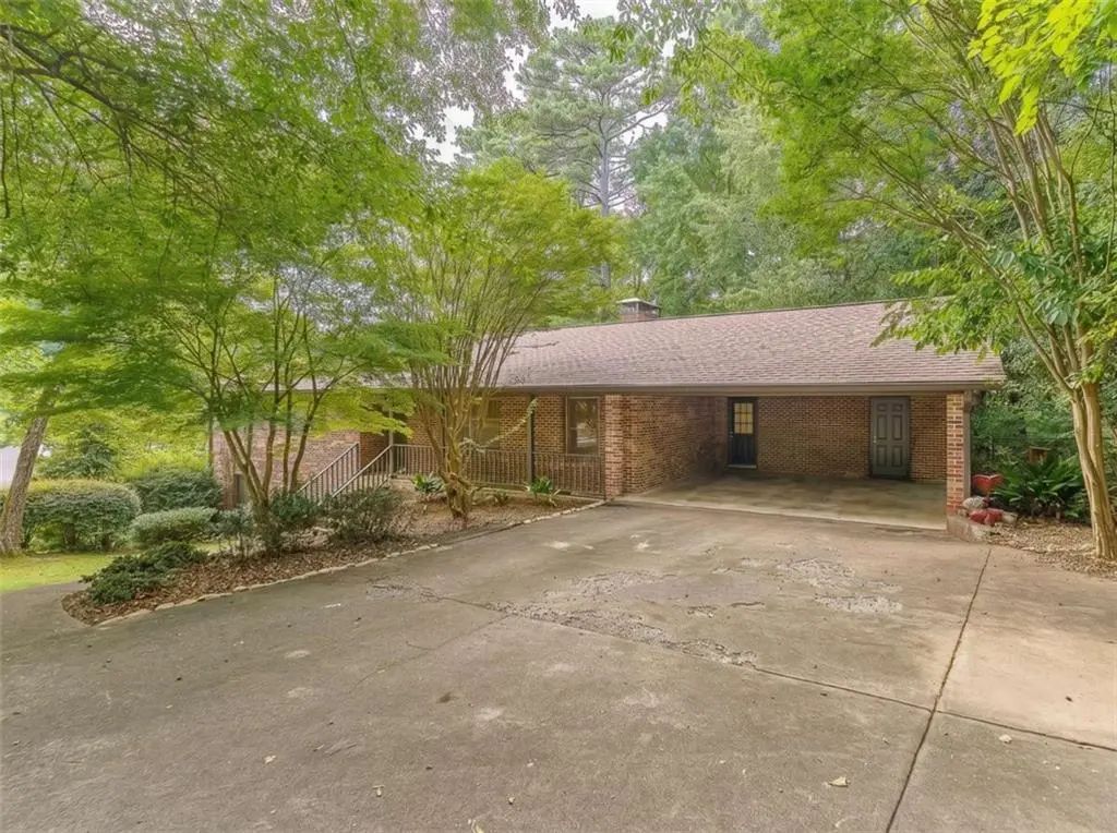 759 Riverhill Drive, Athens