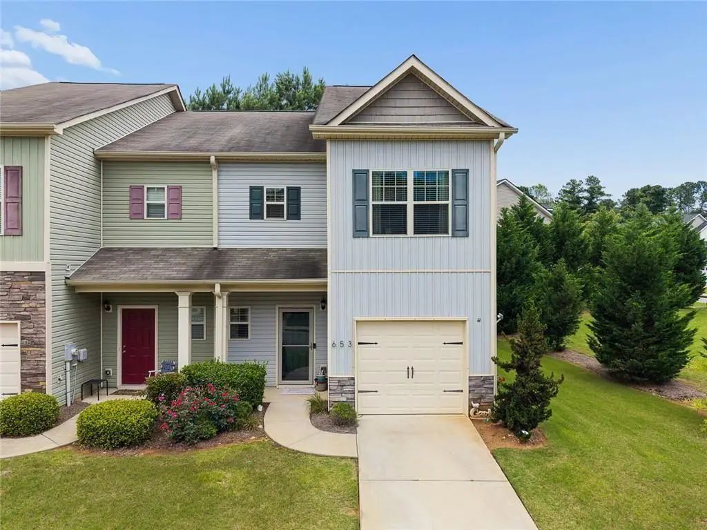 653 Oakside Place, Acworth