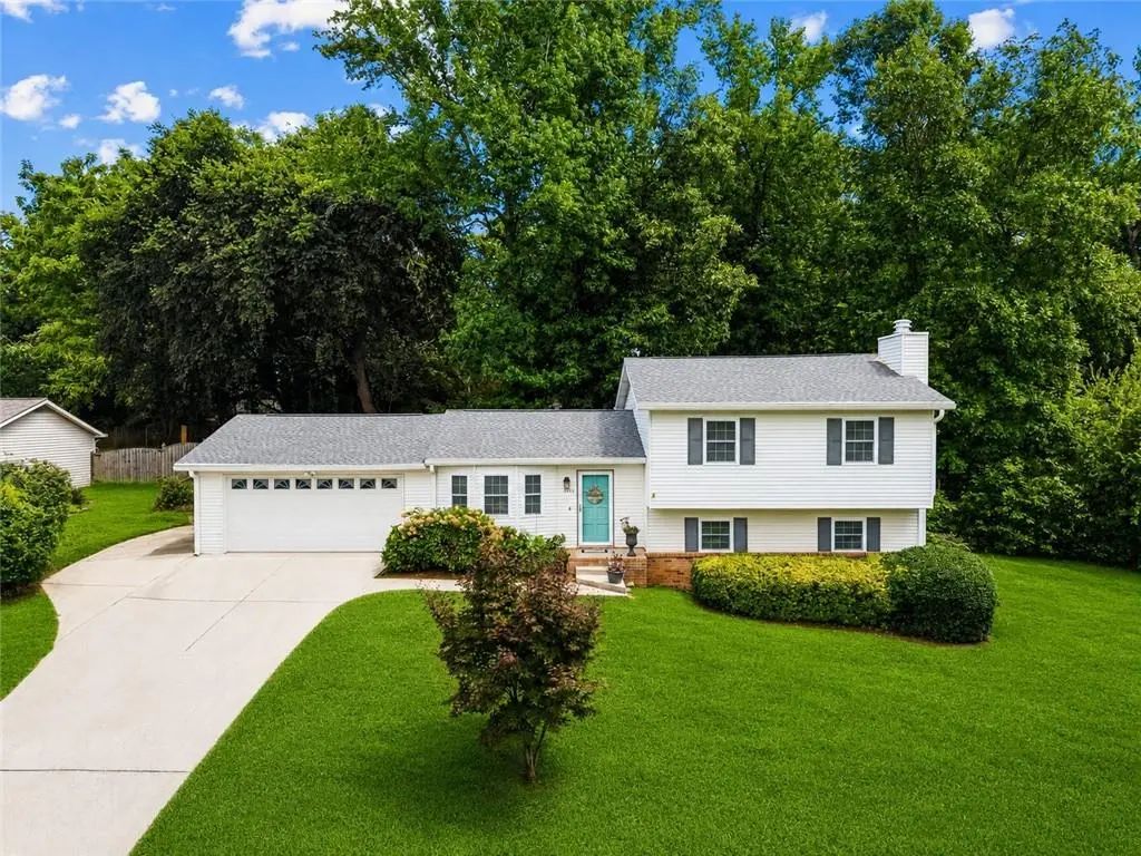 3266 Alcazar Drive Sw, Lilburn