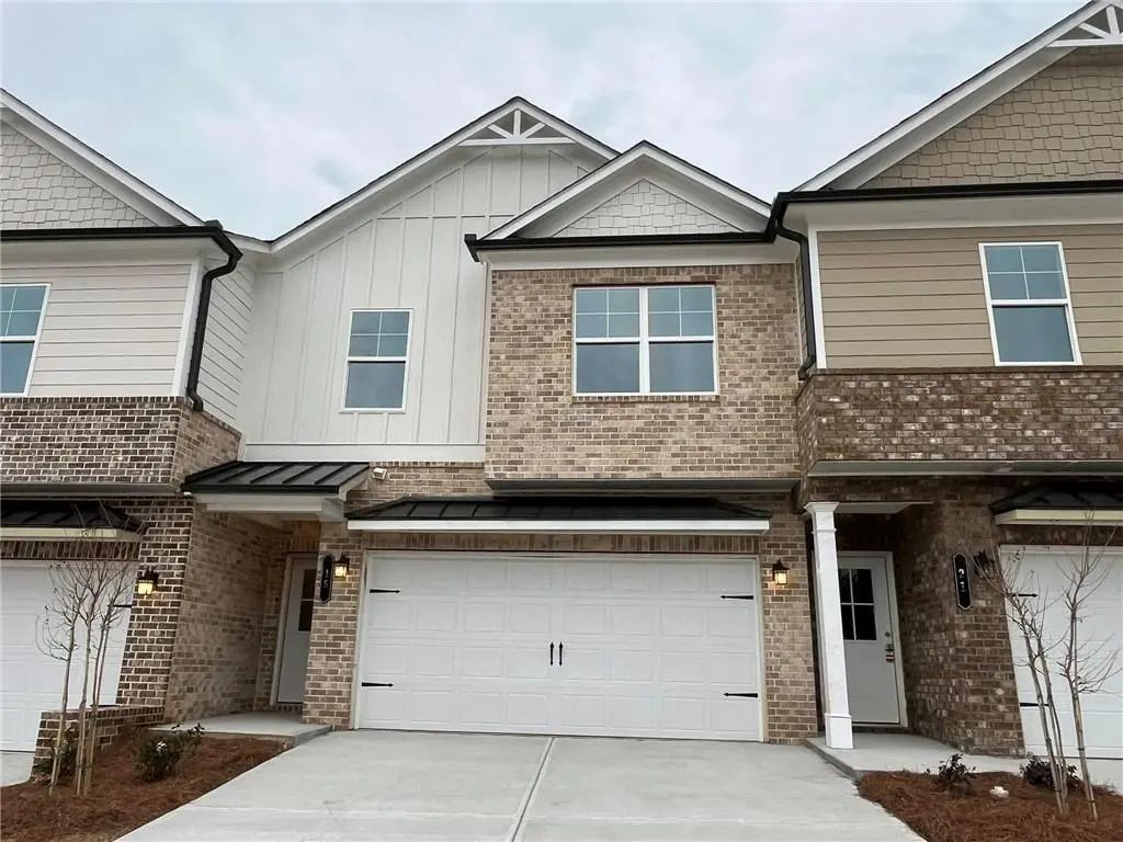 15 Creekside Commons Drive, Hoschton