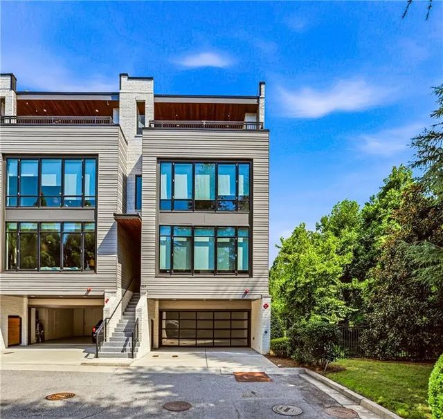 914 Lenox Boulevard Ne, Atlanta