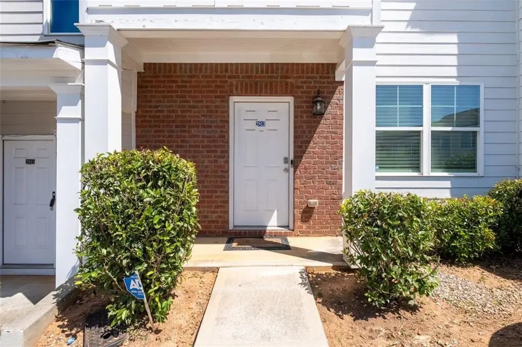 2813 Laurel Ridge Circle, Atlanta