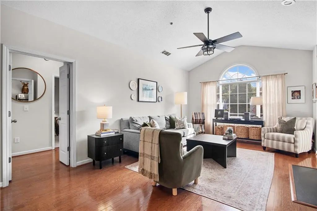 Unit 12 - 1209 Vinings Forest Lane Se, Smyrna