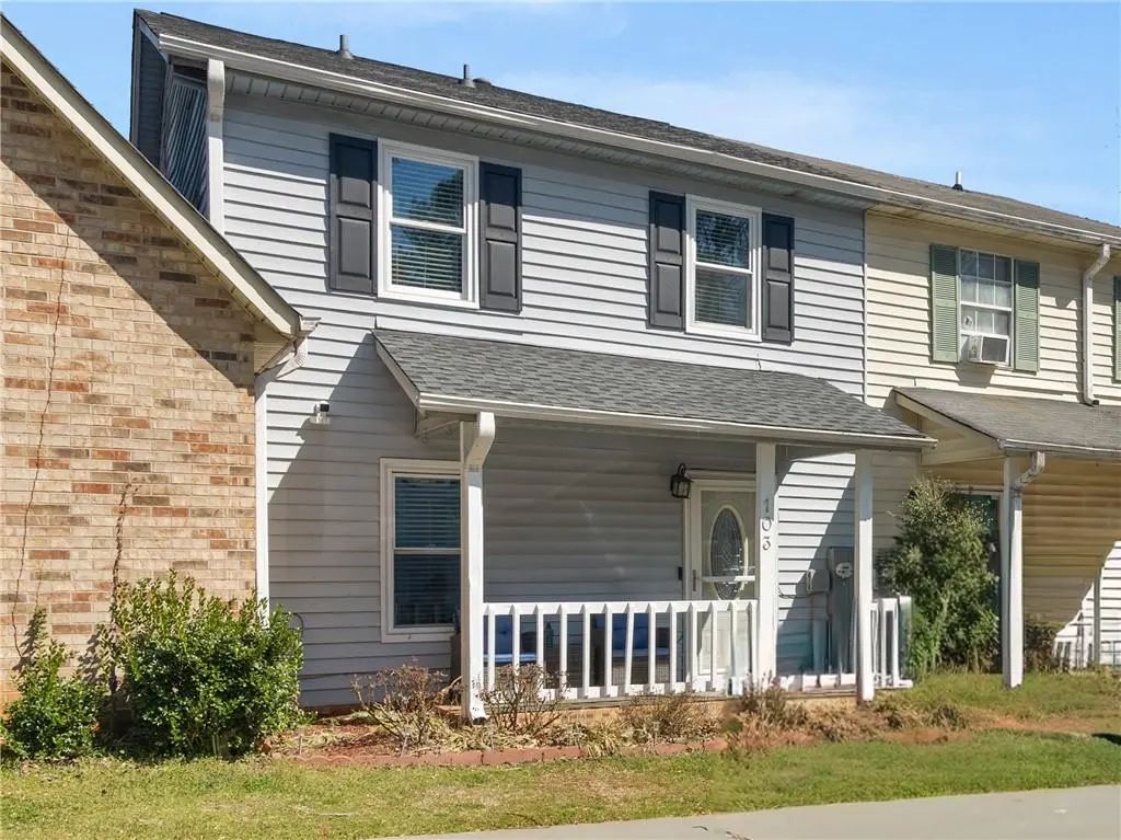 103 Oak Circle, Stockbridge