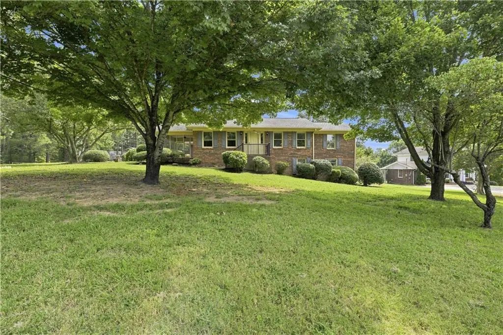 208 Woodland Circle Se, Calhoun