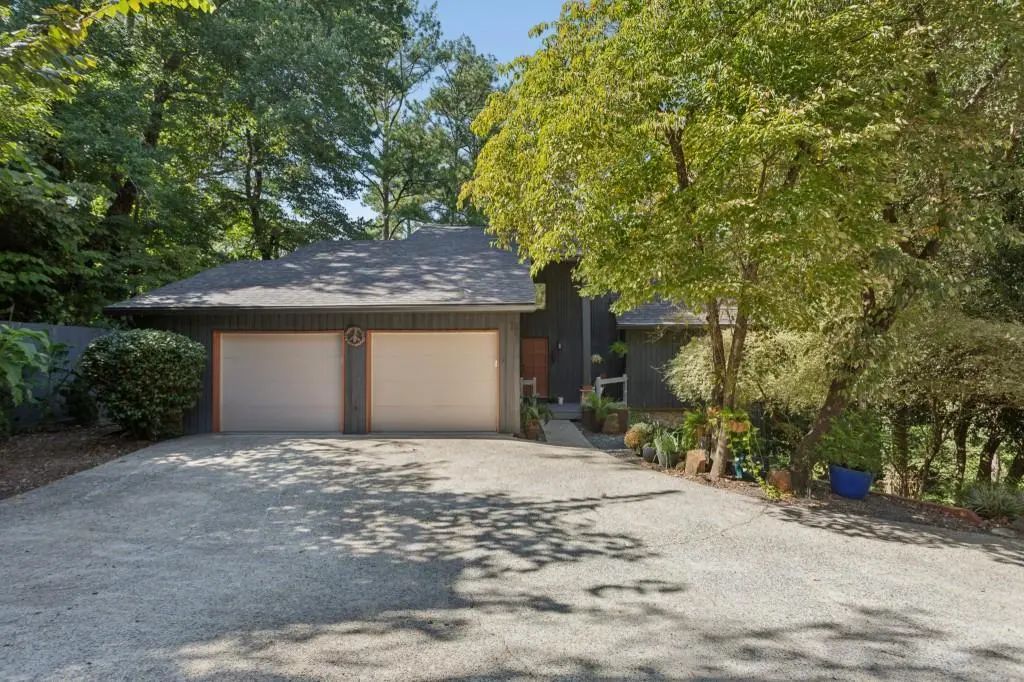 326 W Claiborne Court, Marietta