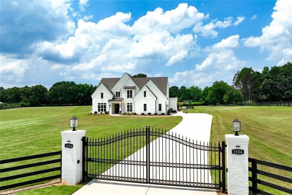 1526 Clover Lane, Bishop