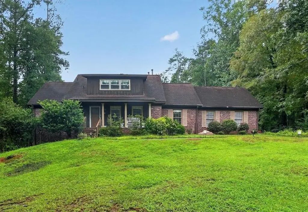 370 Devilla Trace, Fayetteville