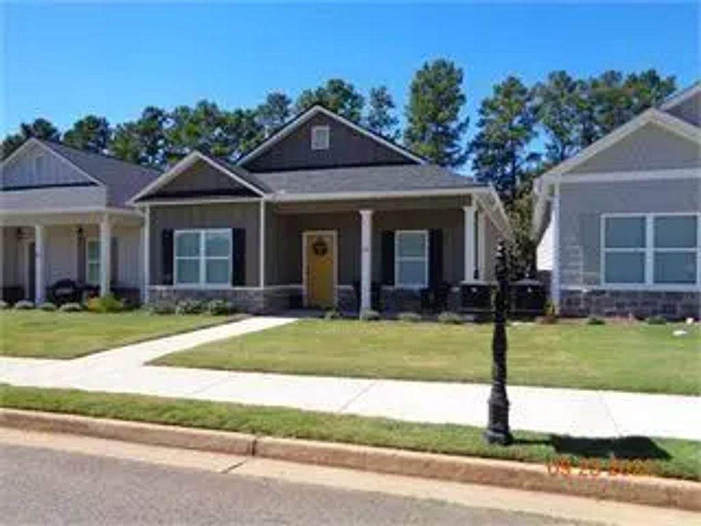 42 Courtyard Lane, Cartersville