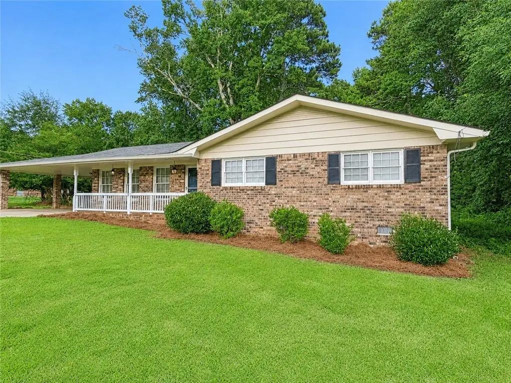 886 Oakhill Court, Stone Mountain