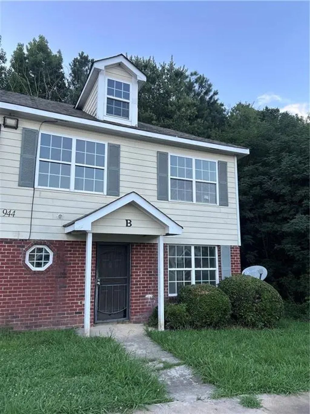 Unit B - 944 Old Mill Point, Monroe