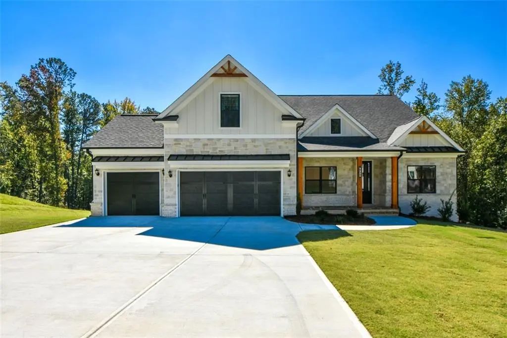 8255 Crooked Creek Drive, Cumming
