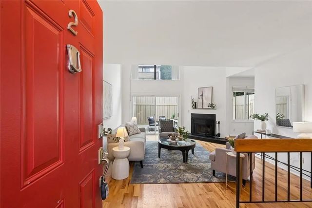 2 Gilbert Trail Ne, Atlanta
