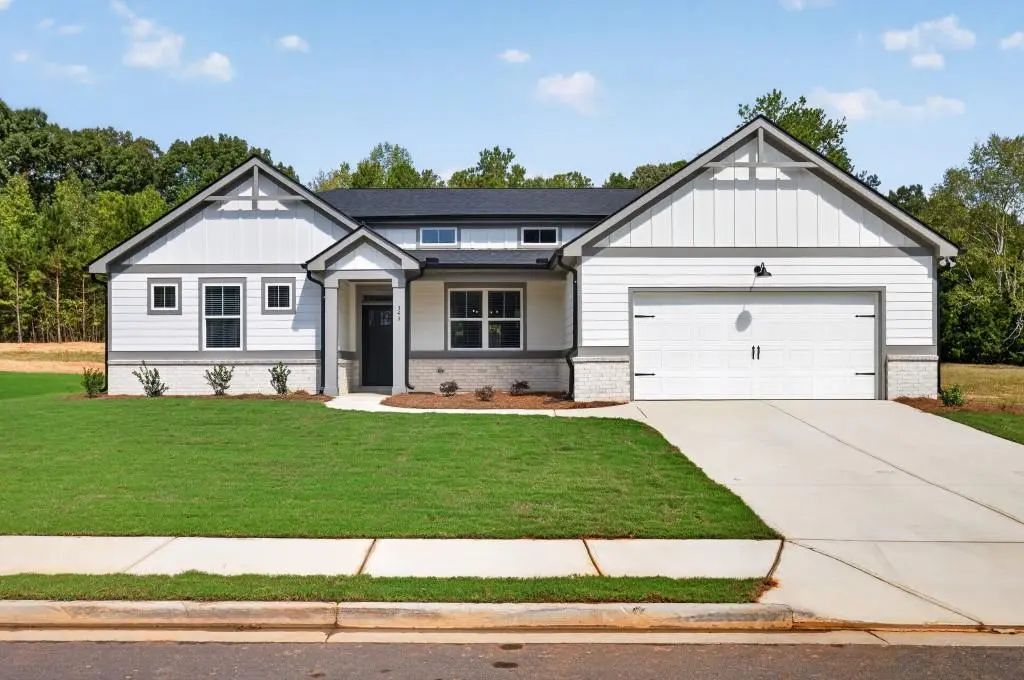 334 Flying Eagle Drive, Commerce