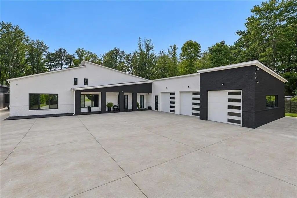 3240 Smithtown Rd, Suwanee