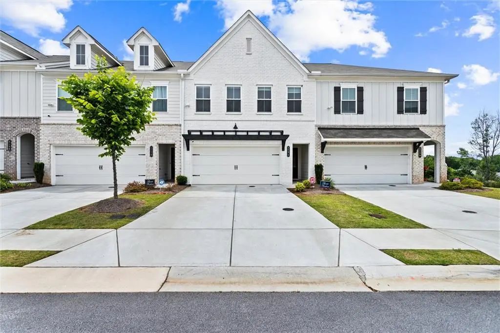 1124 Mornington Way, Marietta