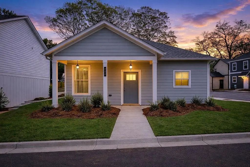 200 Maddux Street, Fayetteville