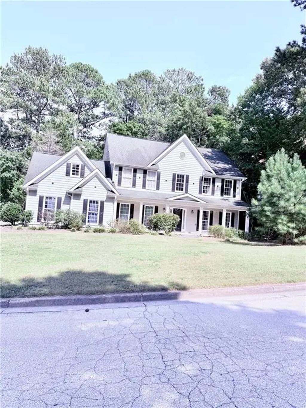 2887 Kingstream Drive, Snellville