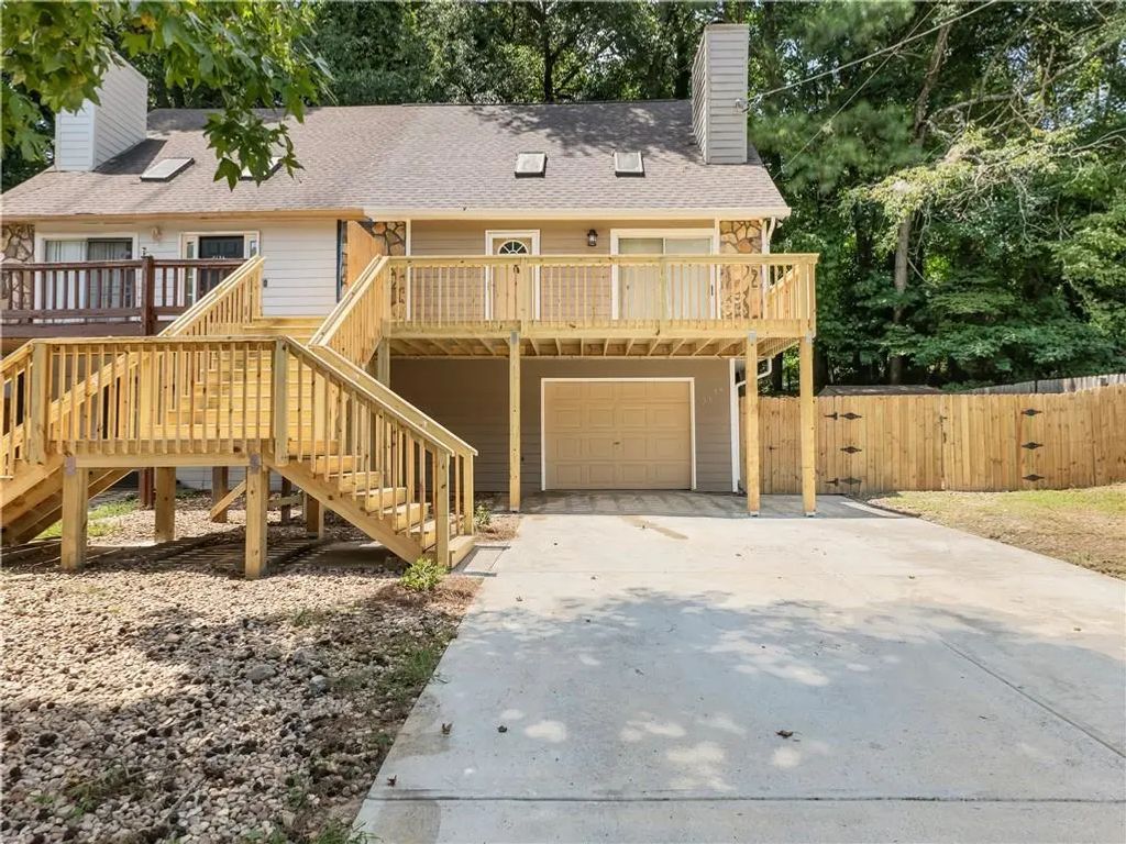 2136 Valley Oaks Drive Se, Smyrna