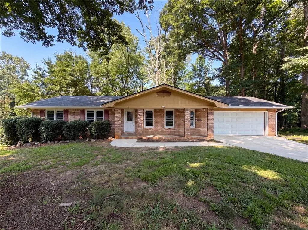 1653 E Kellogg Circle, Douglasville