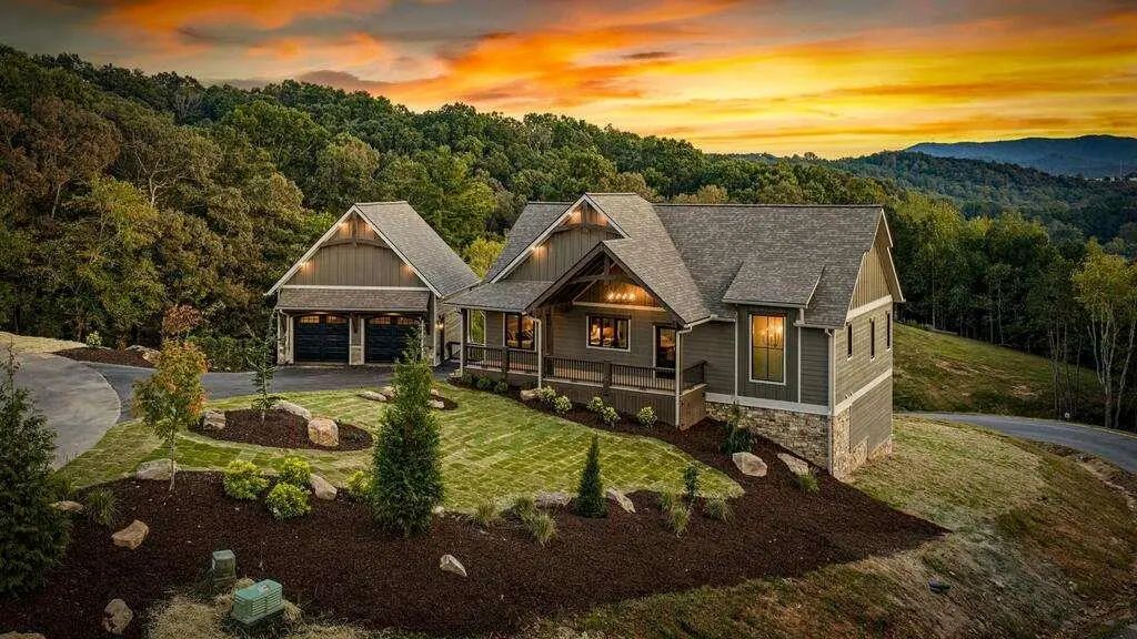 679 Cohutta Sunset Drive, Blue Ridge
