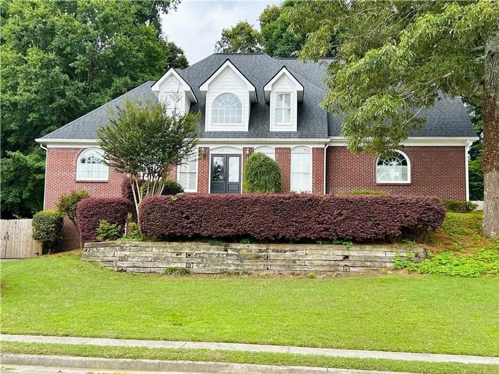 2730 Runnelwood Lane, Snellville
