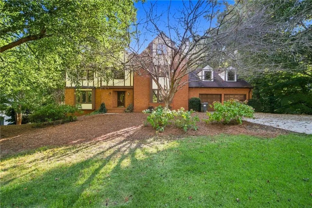 3335 Trails End Road Ne, Roswell