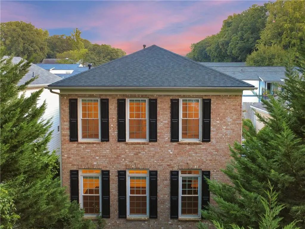 1452 Sylvan Circle, Brookhaven