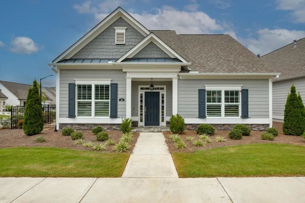 301 Bradford Walk, Woodstock