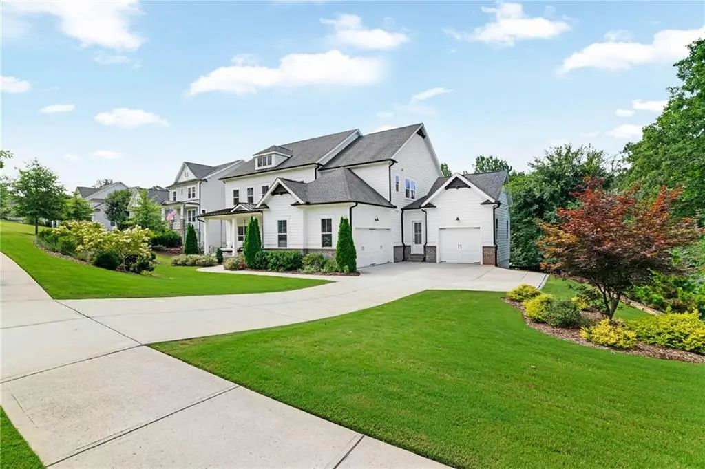 16270 Grand Litchfield Drive, Roswell
