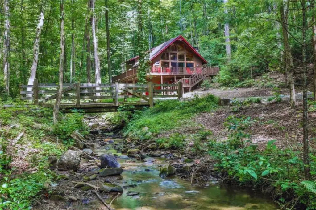 469 N Lake Drive, Ellijay