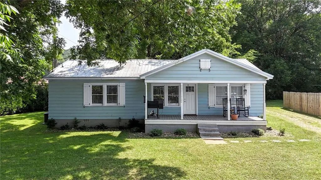 430 Elm Street, Calhoun