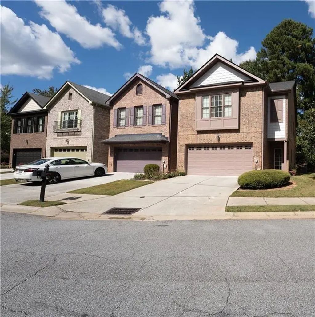 1665 Oakbrook Lake Drive, Norcross