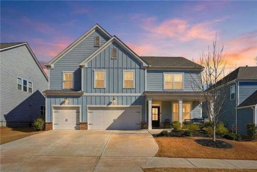 121 Treeline Trail, Canton